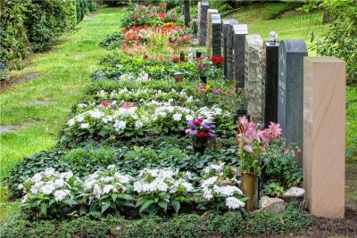 Gebühren für Hauptfriedhof steigen in Plauen ab Januar - Für Plauens Hauptfriedhof gilt abJanuar eine neue Gebührensatzung. 