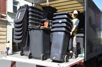 Gebührenposse: Amt nimmt Brief nicht an - Neue Mülltonnen wurden 2018 im Vogtland verteilt, 2019 trat das neue Abfallkonzept in Kraft. Seither gab's immer wieder Pannen. 