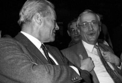 Gebürtiger Werdauer Hans Krollmann gestorben - 1987 mit Willy Brandt: der gebürtige Werdauer Hans Krollmann.
