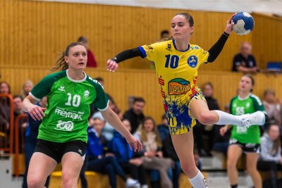 Geburtstagskind sichert Marienberger Handballerinnen den Sieg - Mit einem Doppelpack in den letzten zwei Minuten sicherte Lena Kummich Marienberg den Sieg gegen Rückmarsdorf. Insgesamt bereitete sich die HSV-Spielerin mit sieben Toren ein schönes Geburtstagsgeschenk.