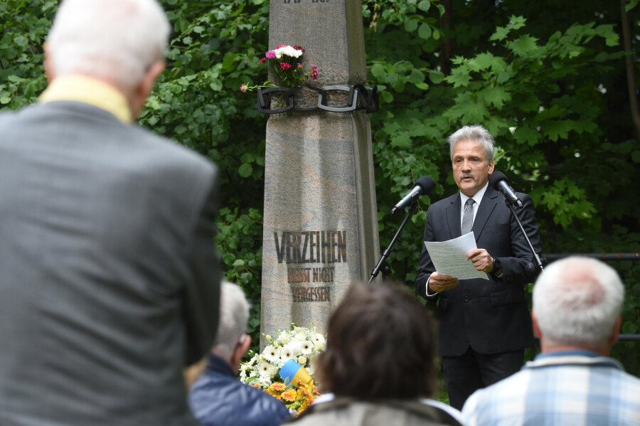 Gedenken an Aufstand des 17. Juni 1953 - Holker Thierfeld sprach bei der öffentlichen Gedenkveranstaltung.
