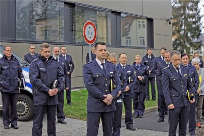 Gedenkminute bei Zwickauer Polizei für erschossene Kollegen - 