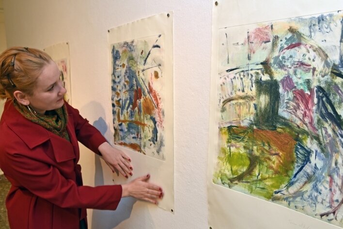 Gefühle in Farbe bringen - Teresa Hilliger, Absolventin der Hochschule für Bildende Künste Dresden, stellt ihre Arbeiten in der Dorfgalerie Auerswalde vor. 