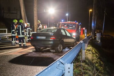 Gehringswalde: Audi-Fahrer von B 101 abgekommen - 