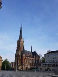 Geistig Verwirrter greift erneut Kirche in Chemnitz an - Mann in Fachklinik - Zum zweiten Mal innerhalb weniger Tage ist eine Kirche in Chemnitz durch Vandalismus beschädigt worden.