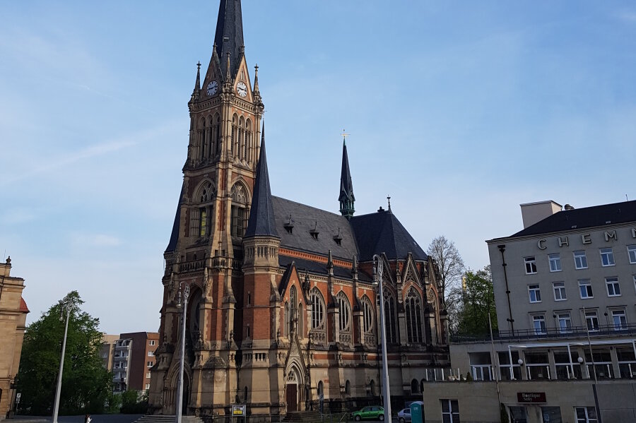 Geistig Verwirrter greift erneut Kirche in Chemnitz an - Mann in Fachklinik - Zum zweiten Mal innerhalb weniger Tage ist eine Kirche in Chemnitz durch Vandalismus beschädigt worden.
