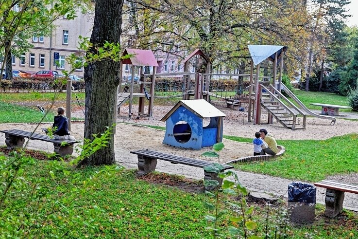Geld für Klettergerät, Bank und Wanderweg - Der Spielplatz "Rosa Luxemburg" an der Friedrich-Engels-Straße in Hohenstein-Ernstthal bekommt ein neues Klettergerät.