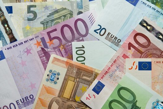 Geldhaus investiert 2,5 Millionen Euro - 