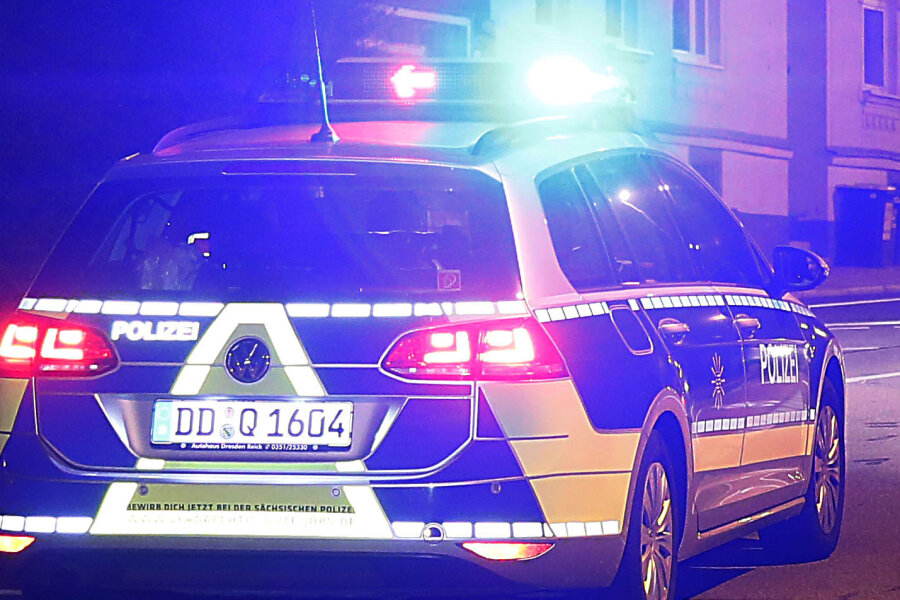 Geldraub in Markneukirchen - Polizei vermutet Serientäterin - Geldraub in Markneukirchen - Polizei vermutet Serientäterin