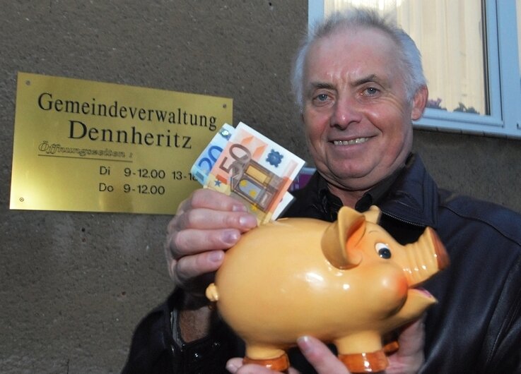 Gemeinde Dennheritzist bald schuldenfrei - Bürgermeister Bernd Voigt (SPD) kann sich freuen: Im kommenden Jahr sind alle Kredite der Gemeinde getilgt. 