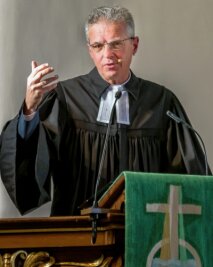 Gemeinde im Bergdorf hat wieder einen Pfarrer - Volker Gebhard ist neuer Pfarrer der Kirchgemeinde Kühnhaide-Pobershau. 