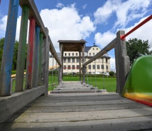 Gemeinde will Fördergeld für Spielplatz einsetzen - Wieder war die Sanierung des Spielplatzes in Köthensdorf ein Thema im Gemeinderat. Sollten Fördermittel fließen, könnte die Erneuerung nun im nächsten Jahr in Angriff genommen werden. 