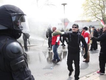 Gemeinsame Erklärung: Plauener Stadtrat distanziert sich von Gewaltexzessen am 1. Mai - 