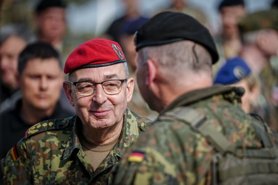 Generalinspekteur: "Wir haben Kriegstüchtigkeit bewiesen" - Das Bundeswehr-Manöver Quadriga sende auch ein Signal an die Deutschen, so Generalinspekteur Carsten Breuer: "Auf uns ist Verlass."