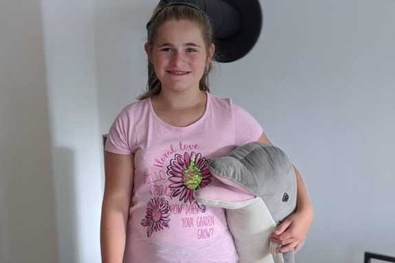 Genügend Spenden gesammelt: Zwölfjährige Nora aus Oelsnitz darf zur Delfintherapie - Nora Vanis ist geistig behindert. Ihre Familie setzt die Hoffnung auf eine Therapie mit Delfinen.