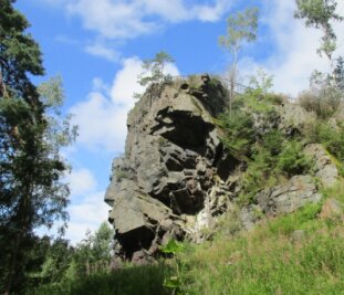 Geo-Umweltpark will  Schätze der Region präsentieren - Der Röthelstein bei Beerheide zählt zu den Geotopen, über die künftig auf Schautafeln unterrichtet werden soll. 
