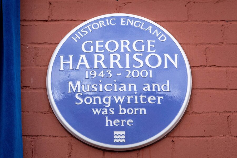 George Harrison in Liverpool geehrt - Die blaue Gedenktafel erinnert an George Harrison.