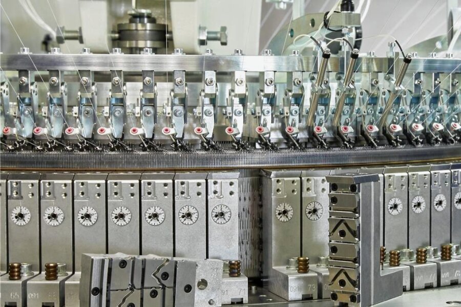 Die von Terrot hergestellten Rundstrickmaschinen sind komplexe Produktionsanlagen. 