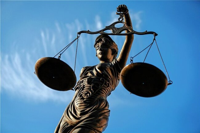 Gerichtsprozess in Freiberg: "Irgendwann möchte ich auch einmal ein normales Leben führen" - Nach weiteren Taten wurde ein 36-Jähriger Freiberger zu einer Haftstrafe verurteilt. 