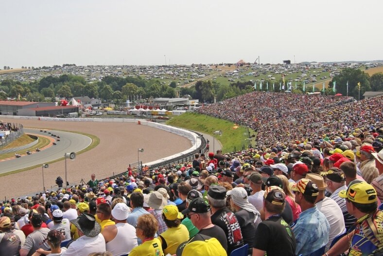 Geschichte der kommunalen Sachsenring-Gesellschaft endet - Hunderttausende Fans auf den Tribünen und packenden Motorsport auf der Strecke gab es von 2012 bis 2018 dank des Einsatzes der Sachsenring-Kommunen. 