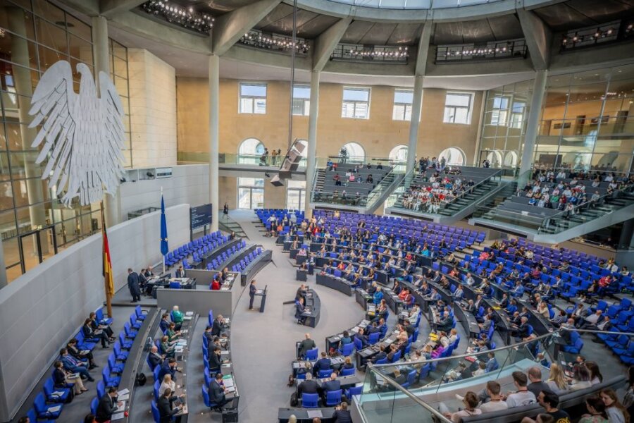 Der Plenarsaal im Bundestag während der Debatte zur Suizidhilfe.