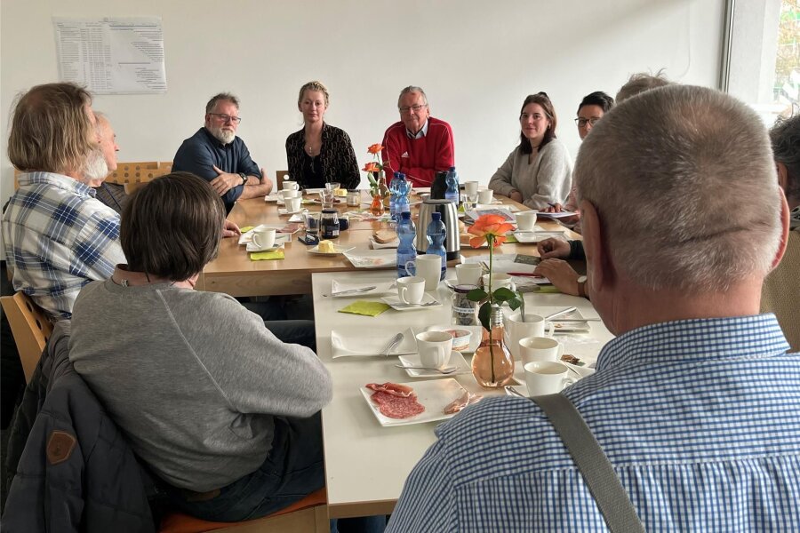 Gesprächsangebot für Messies: 2. Gratis-Frühstück in Freiberg - Zum ersten Messie-Frühstück in Freiberg wurden am 2. März Betroffene über Hilfsangebote informiert.