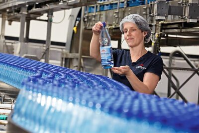 Getränkehersteller in Lichtenau: Umsatzplus bei Lichtenauer, Margon und Vita Cola - Die Lichtenauer Mineralquellen verzeichnen 2023 ein Umsatzwachstum von 3,3 Prozent auf 56,4 Millionen Euro.