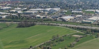 Gewerbegebiet Stollberg: Grüne gegen Oberbürgermeister - Westlich der A72 sollen Felder neuen Fabriken weichen. 