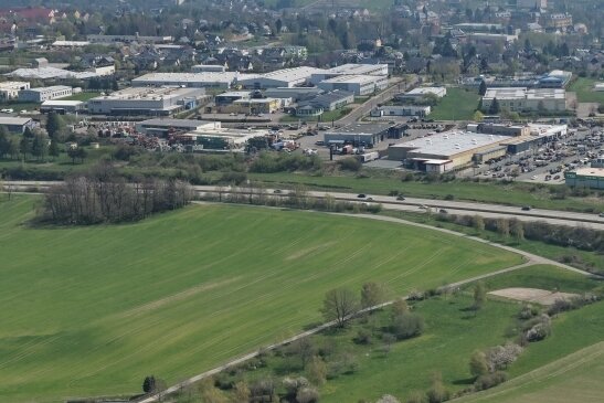 Westlich der A72 sollen Felder neuen Fabriken weichen. 