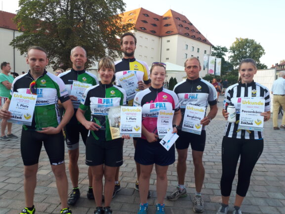 Gewinner des diesjährigen Fahrrad-Zickzack stehen fest - Die Sieger beim diesjährigen Fahrrad-Zickzack (v.l.): Team Windschattenfreunde, Fred Zimmermann, Helen Scholz, Torsten Axt und Stefanie Oertel.