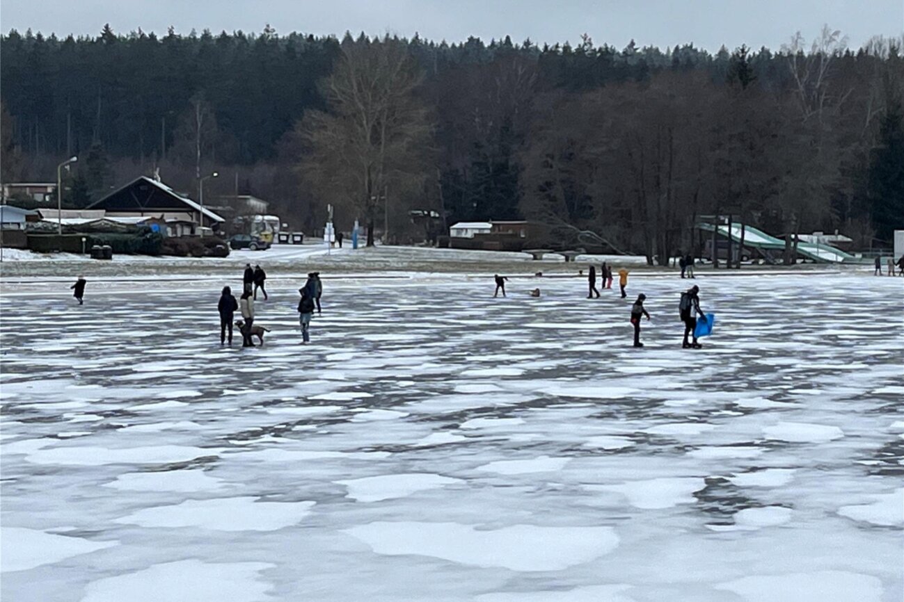 Geyerscher Teich im Frost Unterschätzen hier einige die Gefahr?