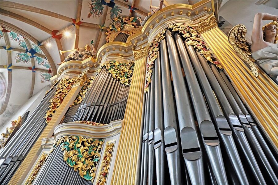 Gigantisches Geburtstagskonzert: Silbermann-Orgeln erklingen zur Ehre ihres Schöpfers - Die größte und prachtvollste Silbermann-Orgel steht im Freiberger Dom St. Marien und stammt von 1714. Sie wird zum Abschluss des besonderen Geburtstagskonzertes um 20 Uhr erklingen. 