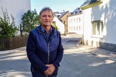 Gilt auf dieser Straße bald Schritttempo? Erzgebirger kämpfen für mehr Sicherheit - Thomas Roßbach wohnt in der Otto-Findeisen-Straße. Er kennt die Verkehrssituation.