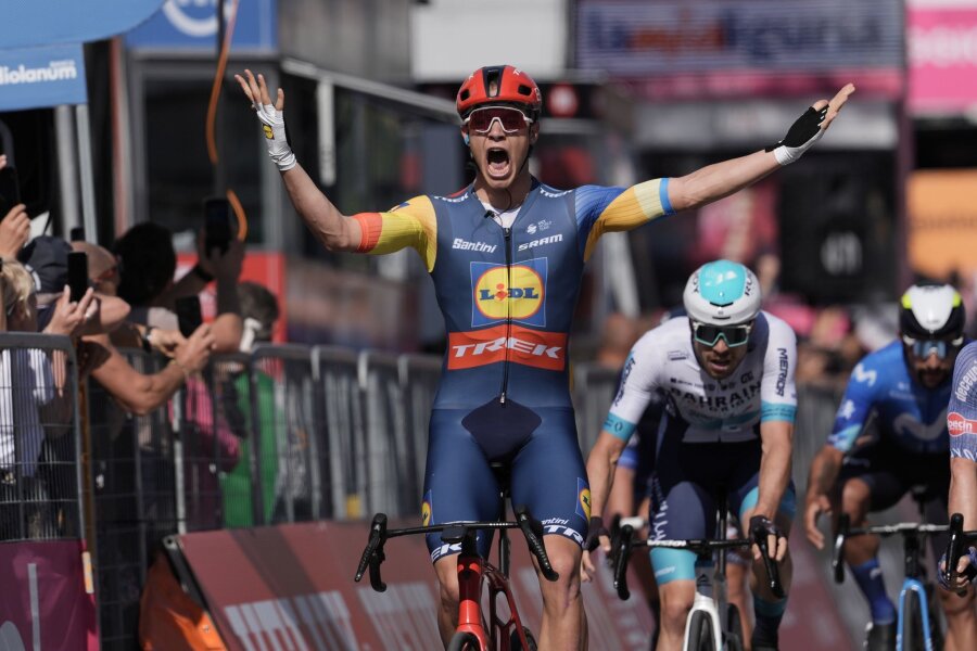 Giro d'Italia: Heimsieg für Milan - Bauhaus Dritter - Jonathan Milan setzte sich auf der vierten Giro-Etappe im Sprint durch.