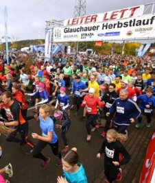 Glauchauer Herbstlauf abgesagt - Insgesamt waren 2481 Läufer, Walker und Wanderer zum 31. Herbstlauf vergangenen Jahres nach Glauchau gekommen.