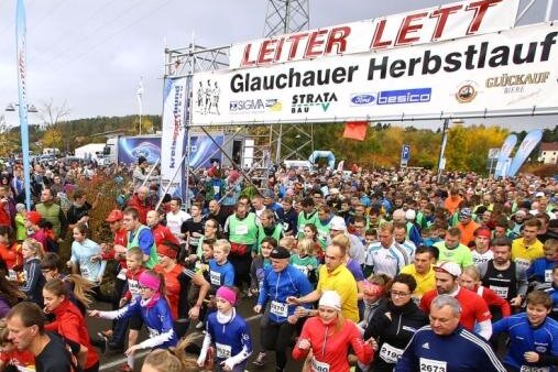 Glauchauer Herbstlauf abgesagt - Insgesamt waren 2481 Läufer, Walker und Wanderer zum 31. Herbstlauf vergangenen Jahres nach Glauchau gekommen.