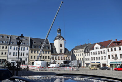 Glauchauer Rathaus bekommt eine Antenne - Antennen-Baustelle vor dem Glauchauer Rathaus 