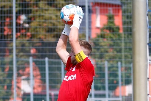 Glauchaus Torhüter Dominik Reissig wurde jüngst als Mannschaftskapitän des VfB Empor wiedergewählt. 