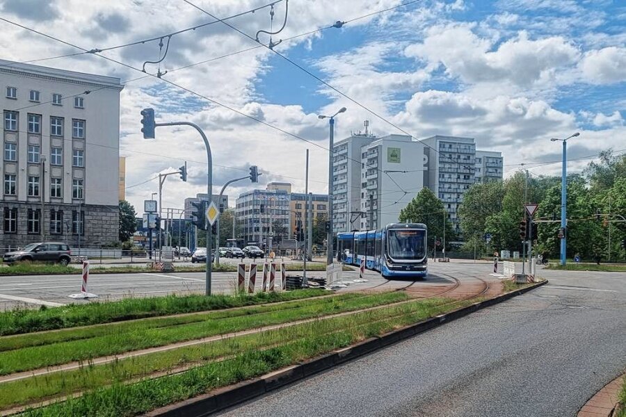 Gleisbruch am Falkeplatz in Chemnitz - Sperrungen ab Montag - Ab Montag wird es an der Kreuzung Bahnhofstraße/Falkeplatz für Autofahrer enger. 