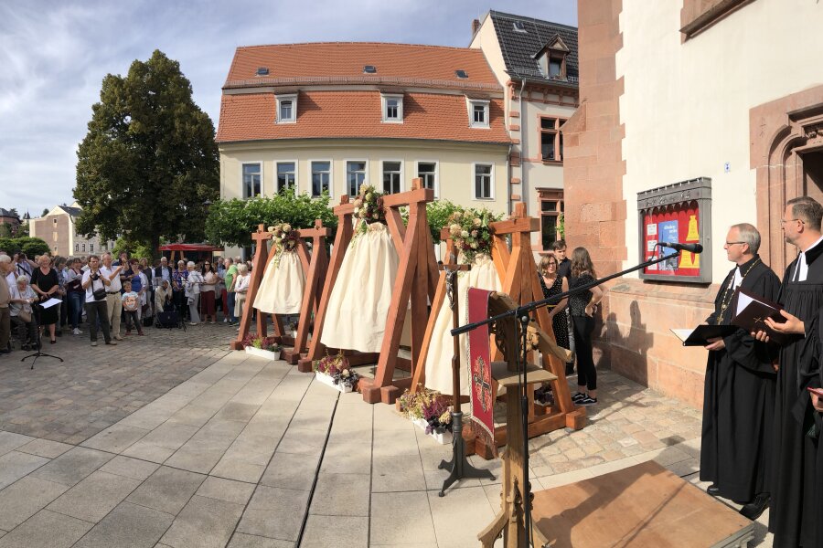 Glocken für St. Laurentiuskirche in Crimmitschau geweiht - 