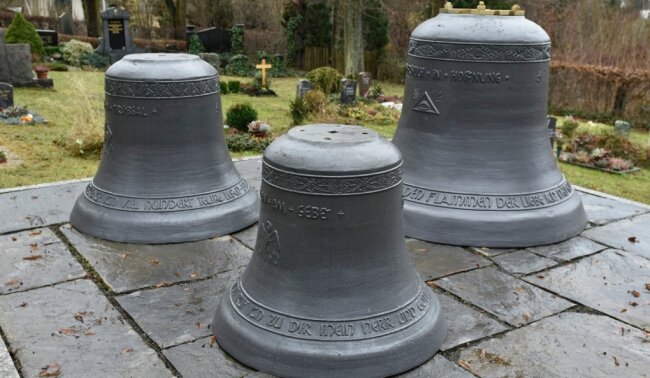 Glocken wieder auf Friedhof - 