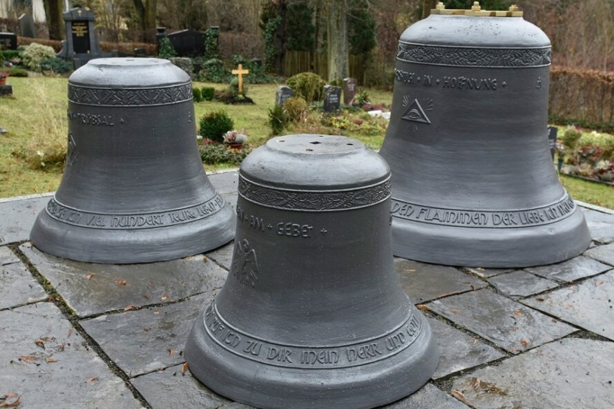 Glocken wieder auf Friedhof - 