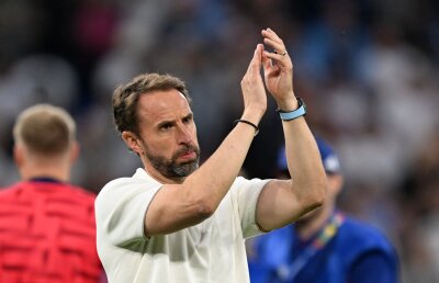 Glück und Genie: England "elendig schlecht" Richtung Berlin - Die Engländer um Trainer Gareth Southgate setzten sich knapp gegen die Slowakei durch.