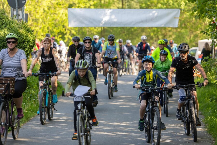 Göltzschtalradlertag in und um Reichenbach: Ein Fest für Fahrradfreunde - Der 20. Göltzschtalradlertag hat am Sonntag mehr als 200 Teilnehmerinnen und Teilnehmer vereint.