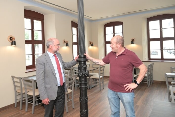 Goethehaus in Schneeberg öffnet als Gaststätte - WBG-Geschäftsführer Peter Stimpel (links) und Gastronom Italo Fedon haben bei der Sanierung und beim Konzept des Goethehauses in Schneeberg eng zusammengearbeitet.