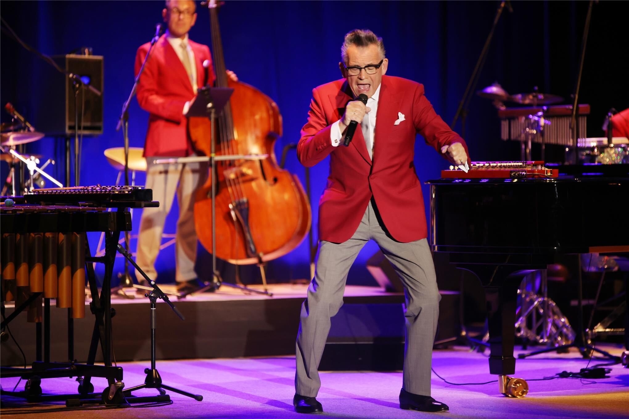 Götz Alsmann Der König des deutschen Jazzschlagers begeistert in Zwickau
