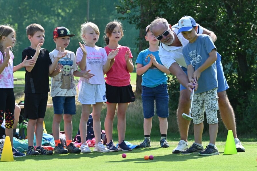 Golfspiel in Klaffenbach bringt kinderleicht 1500 Euro ein 