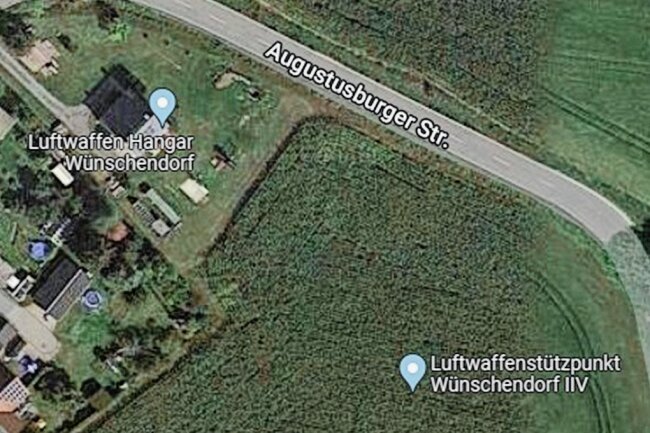 Google Maps zeigt Luftwaffenstützpunkt in Wünschendorf an: Was steckt dahinter? - Die beiden Einträge der vermeintlichen Luftwaffen-Anlagen auf Google Maps. 