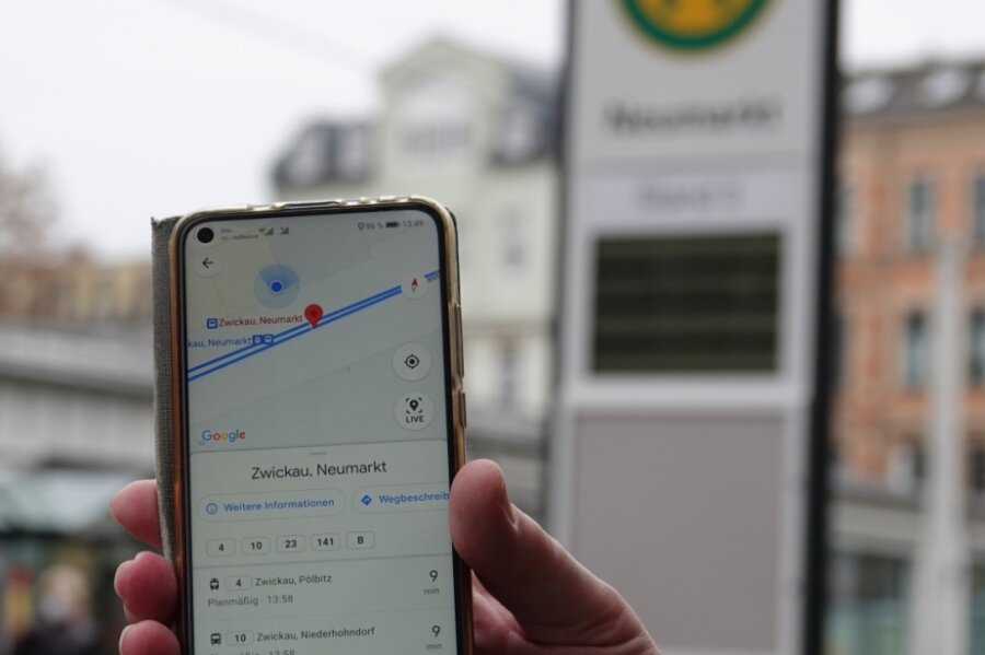 Google Maps zeigt nun auch Nahverkehr in Westsachsen an - Das Smartphone als digitaler Helfer: Wann fährt der nächste Bus ab Zwickauer Neumarkt stadtauswärts? Die Antwort liefert der Weltmarktführer der Suchmaschinen jetzt auch für den Verkehrsverbund Mittelsachsen. 