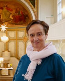 Gottesdienst als  Abschied vom Dienstalltag - Pfarrerin Barbara Schmidt an der Gersdorfer Marienkirche. Mit 63 Jahren geht sie jetzt in den Ruhestand. 